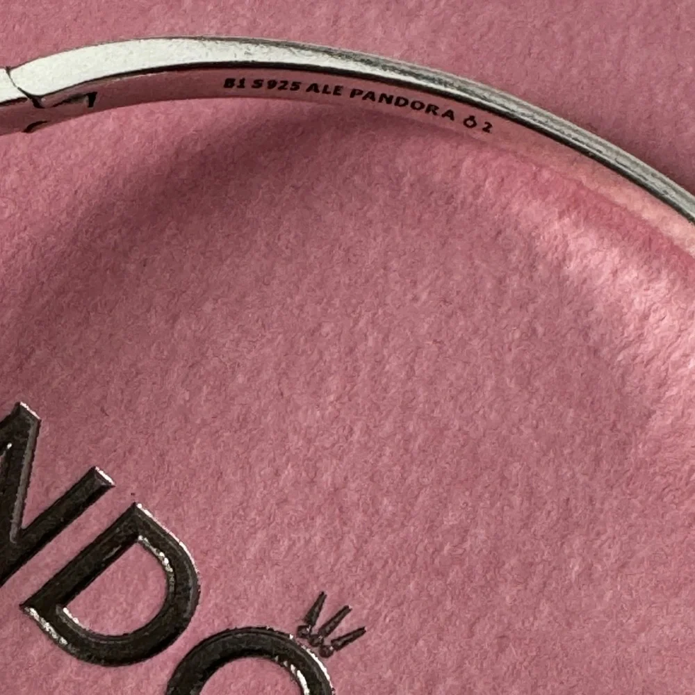 Pandora Silver Bracelet with Sparkling Heart - Authentic - Picture 4 of 4